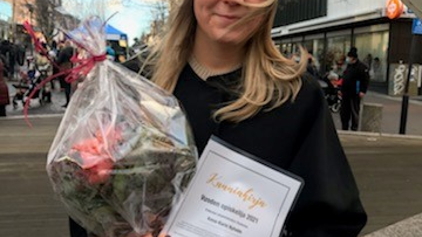 AnnaKarin työskentelee nykyään sosiaalityöntekijänä Pietarsaaressa