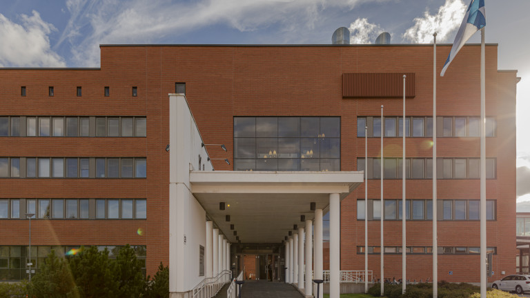 yliopistokeskuksen sisäänkäynti